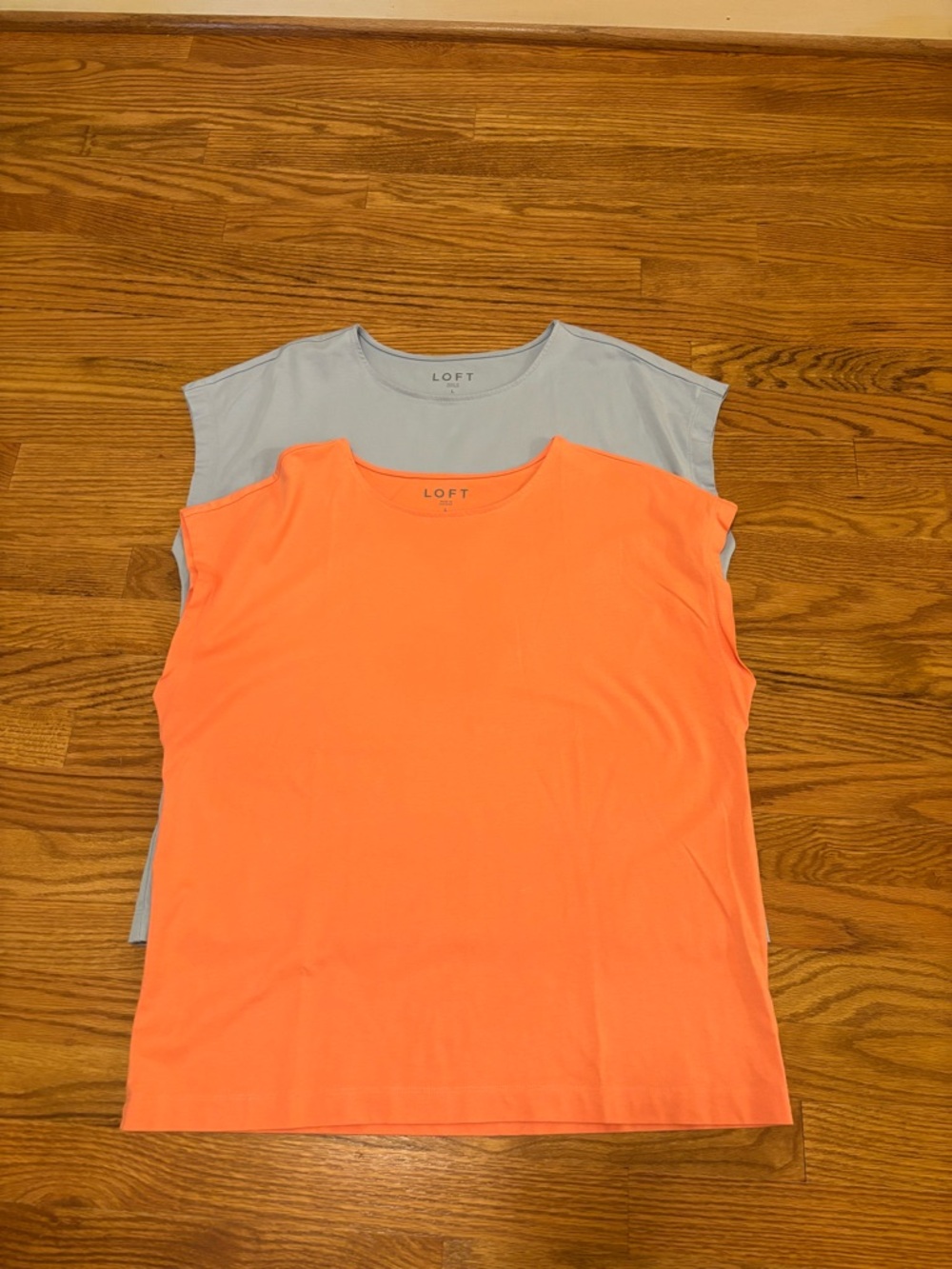 LOFT modern wedge tee